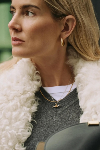 Picture of Lucy Williams T-Bar Knot Pendant Necklace